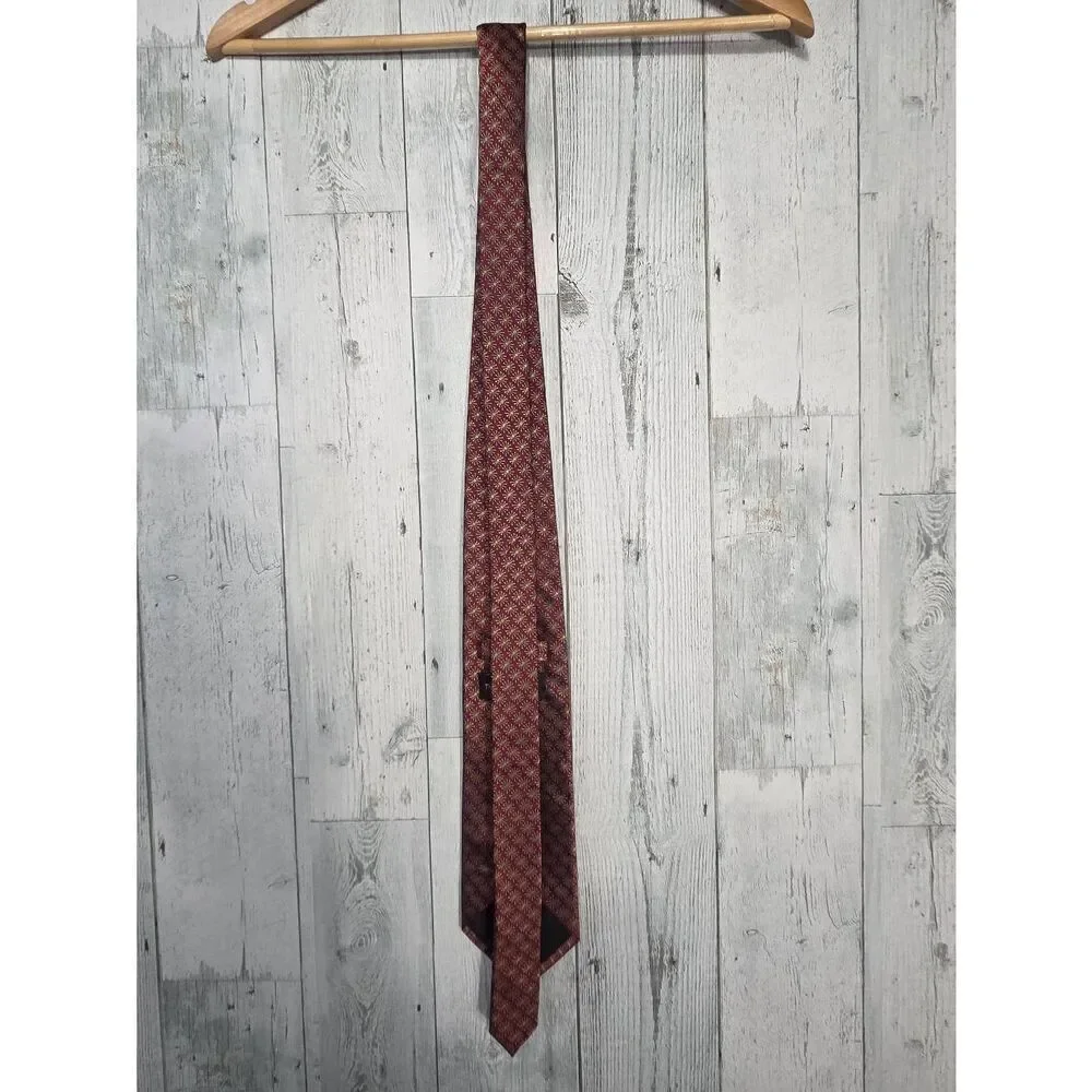 Metropolitan Opera Collectible Starburst Pattern Silk Tie